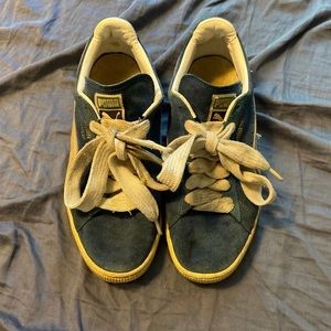 Blue Suede PUMA shoes size 9 1/2